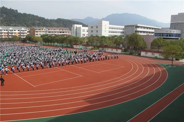 成都航空旅游职业学校校园环境