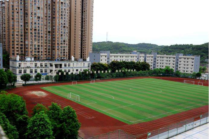 四川省简阳市高级职业中学校园环境