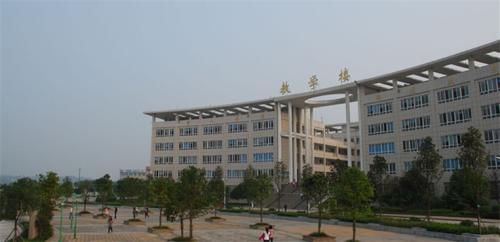 广安技师学院校园环境