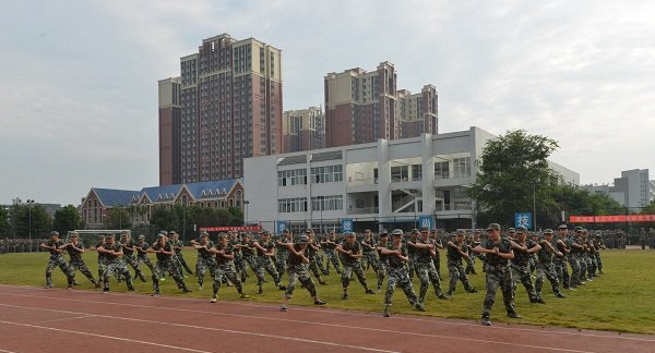 成都电子信息学校