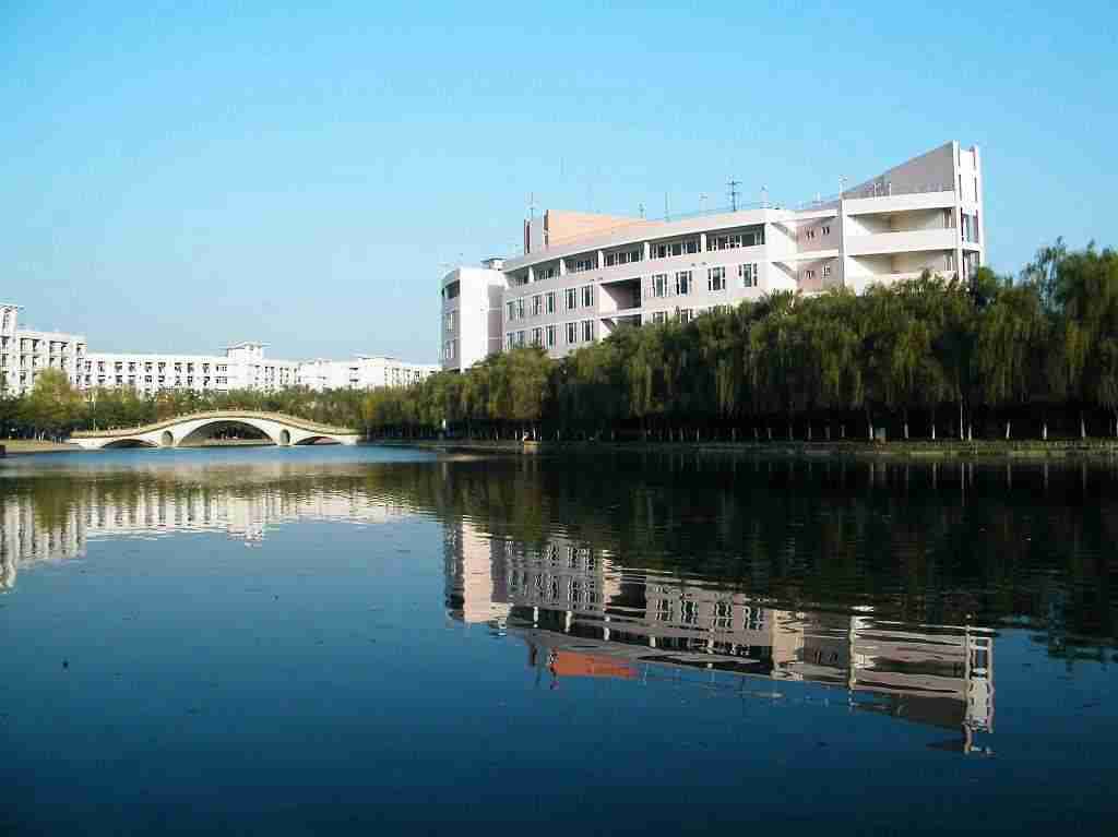 成都大学校园风景