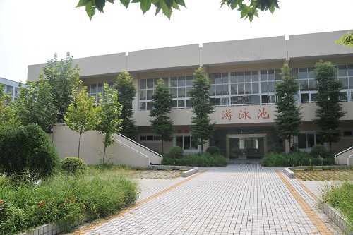 成都工业学院五年制大专学校的收费标准