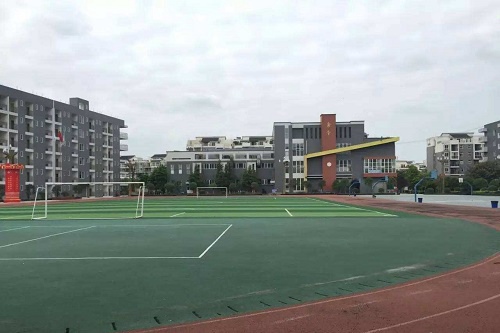 成都铁路工程学校五年制大专宿舍是几人间