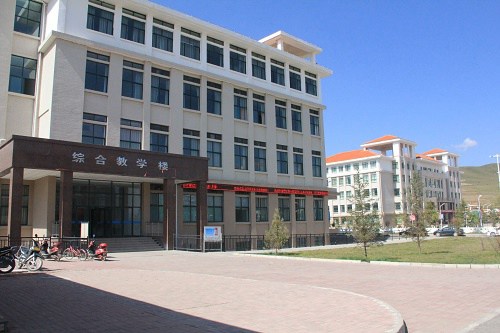 凉山民族师范学校五年制大专宿舍是几人间