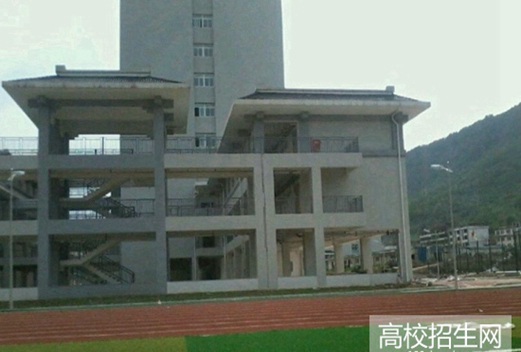 四川三河职业学院图片