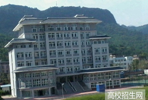 四川三河职业学院图片