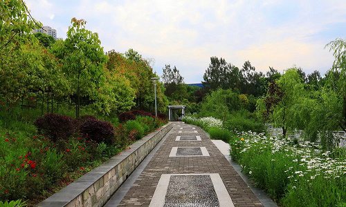 重庆三峡医药高等专科学校的联系方式